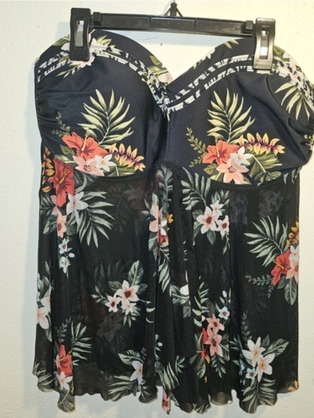 Kona Sol Sz. 16 Black Strapless Tankini